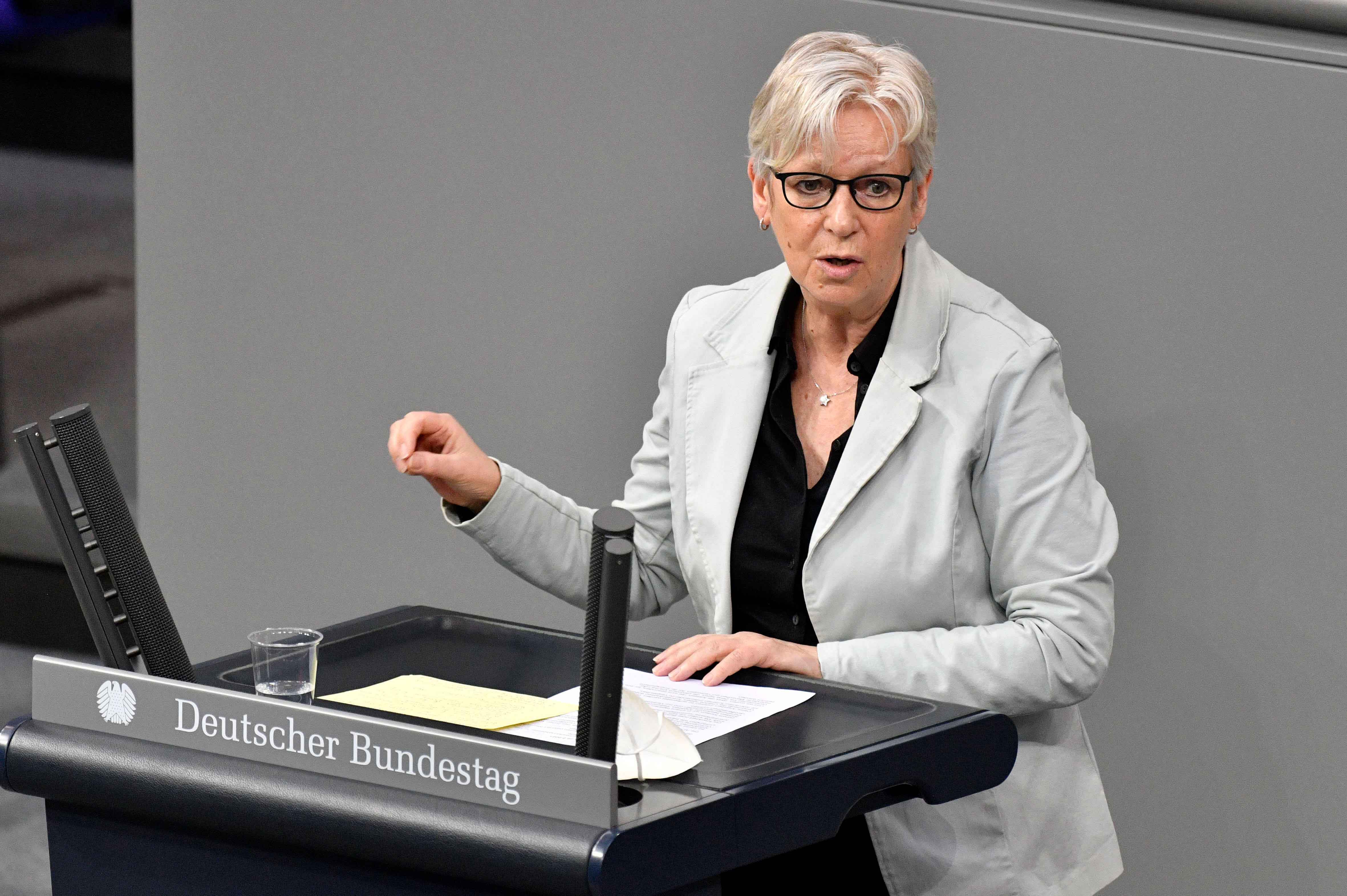 Das Foto zeigt Maria Klein-Schmeink, gesundheitspolitische Sprecherin der Fraktion Bündnis 90/Die Grünen, bei einer Rede im Deutschen Bundestag.