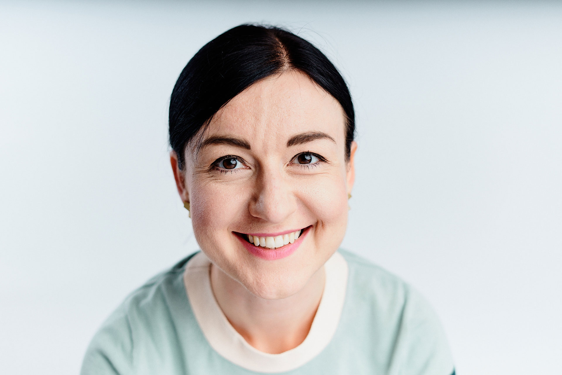 Das Foto zeigt Dr. Paula Piechotta. Sie ist Fachärztin für Radiologie, Grünen-Politikerin und Bundestagsabgeordnete.